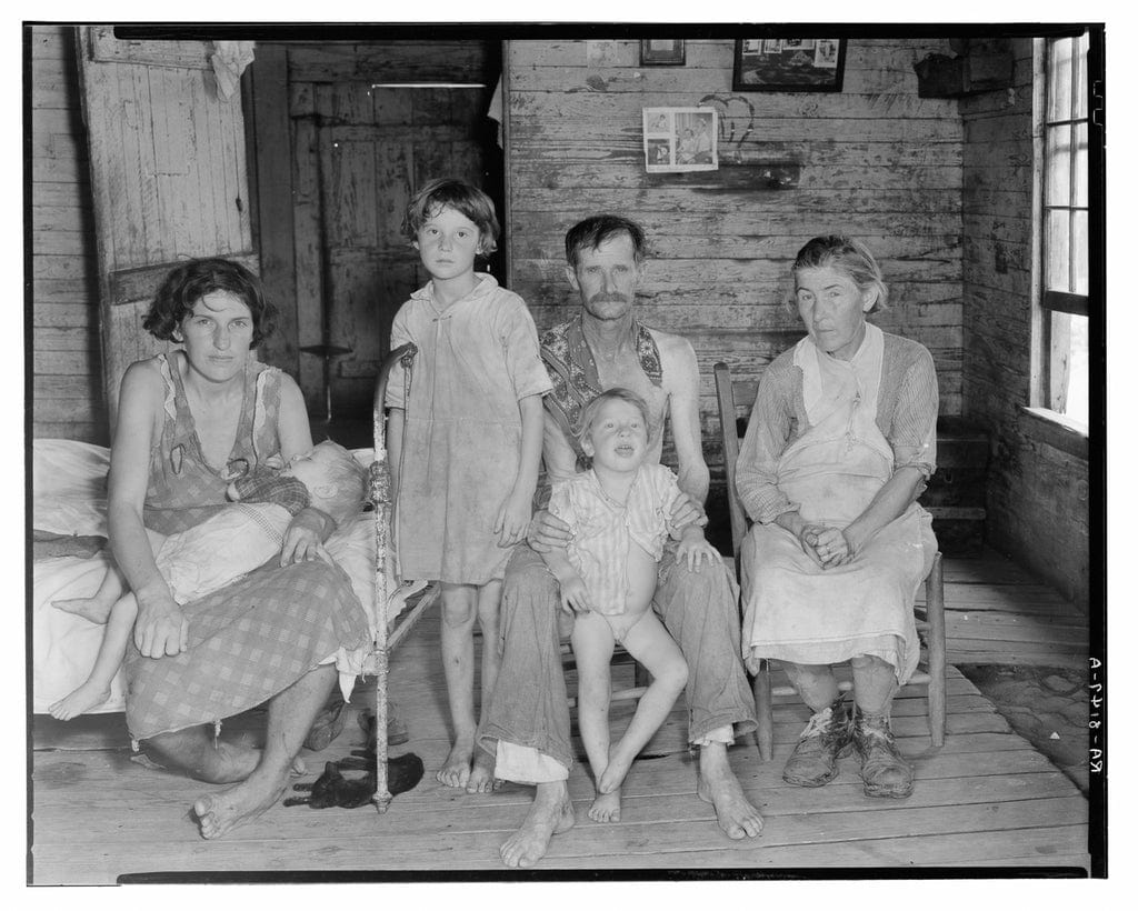 Walker Evans, Bud Fields and his family, Alabama (1936); photograph by Walker Evans