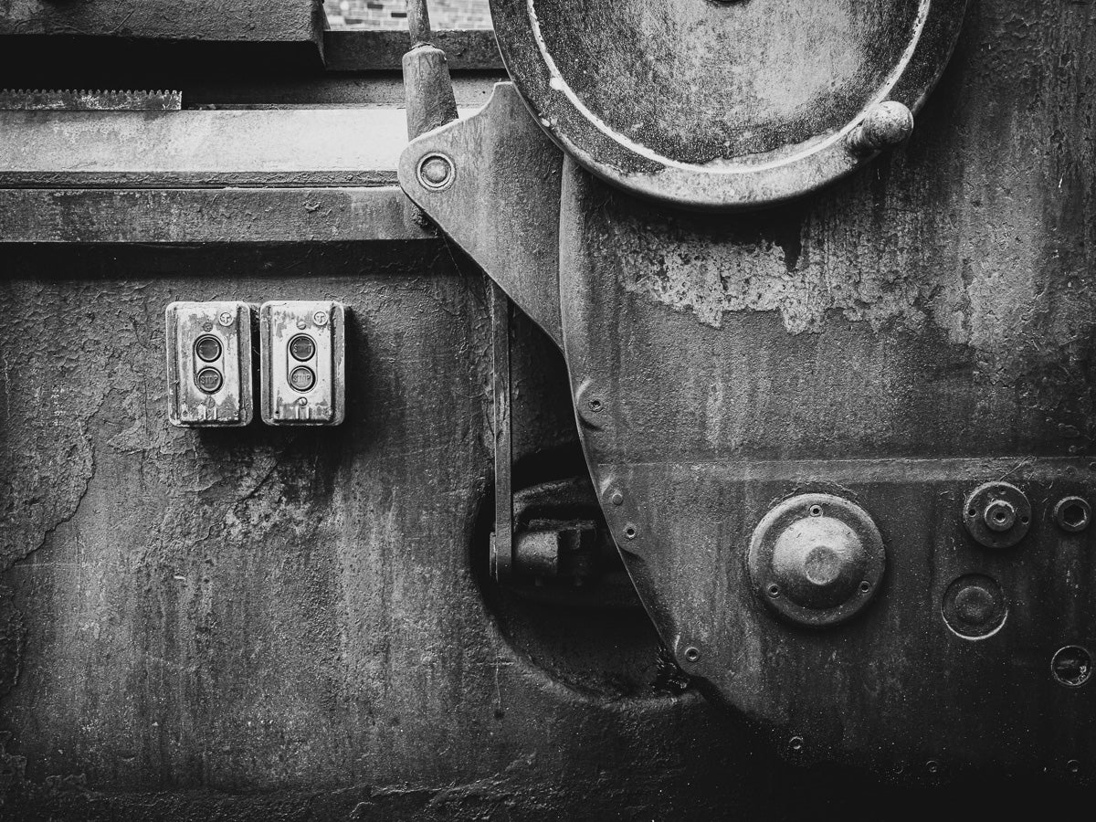 Every gear, groove, and bolt bears the fingerprint of labor—this relic tells its story in steel and silence.