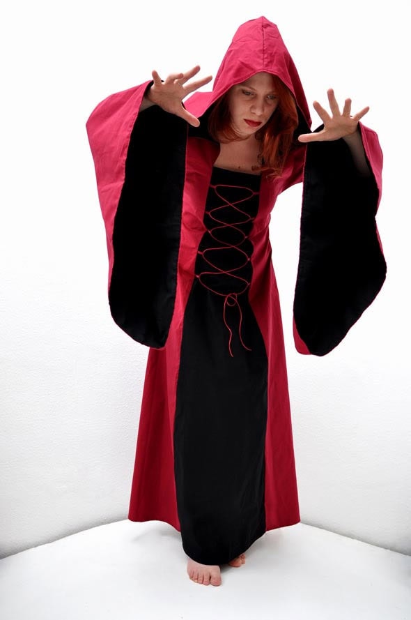 Distortion adds to the figure's menacing countenance. Photo by Meltys on deviantArt.com.